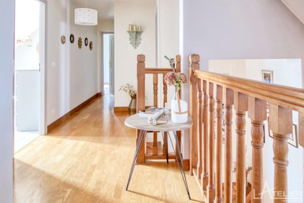 Maison familiale en lisière de forêt – 200m² de calme absolu – 7 pièces – 4 chambres – 211 m²