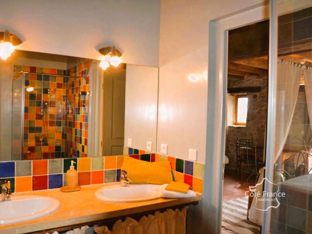 Domaine de prestige: 5 hectares avec maison rénovée, chambre – 12 pièces – 6 chambres – 394 m²