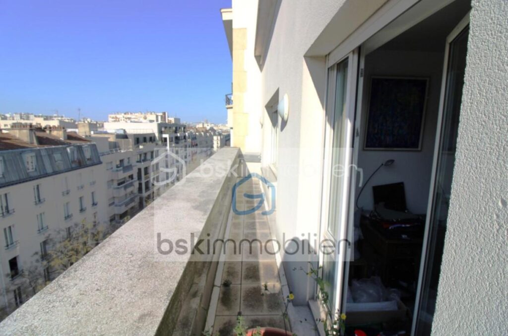 Vue sur le Bois de Vincennes – 2 terrasses – 7e étage – Parking – Cave – Fort potentiel – 3 pièces – 2 chambres – 53 m²