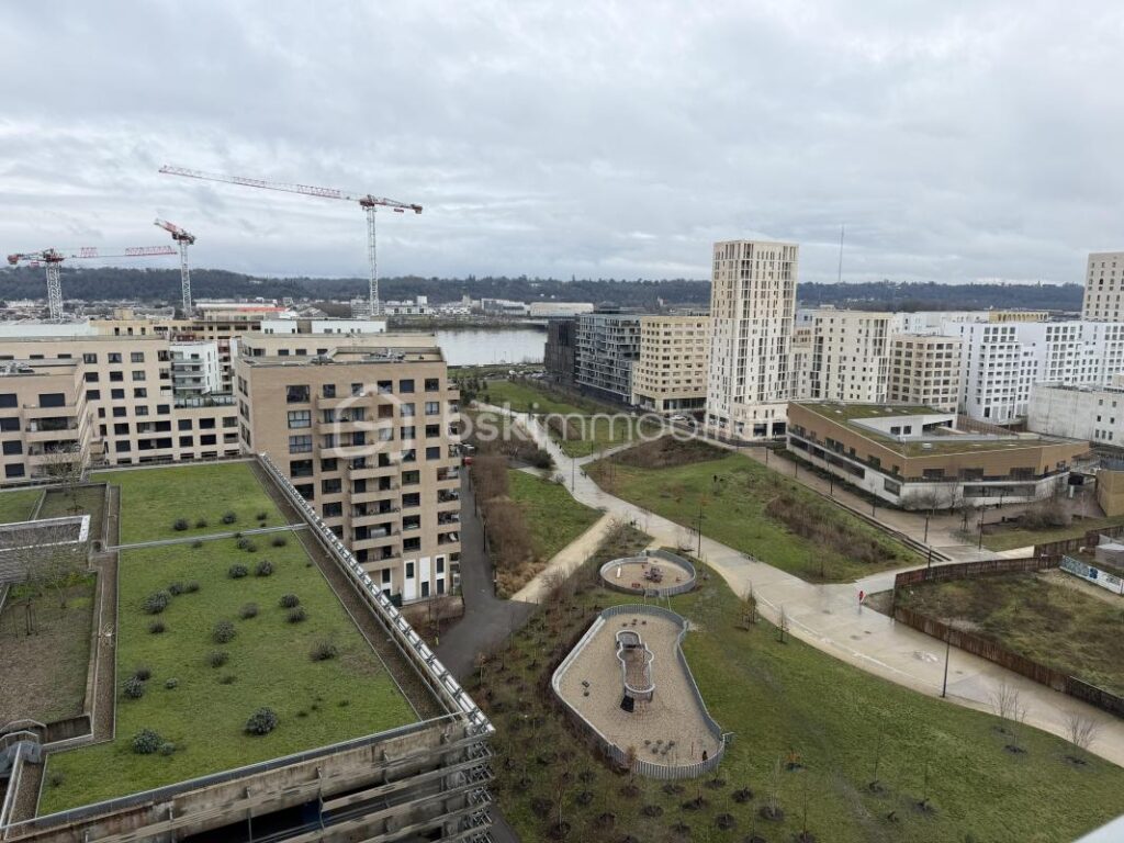 T3 de 68 m² avec TERRASSE de 45 m² et vue exceptionnelle – Bordeaux Euratlantique – 3 pièces – 2 chambres – 68 m²