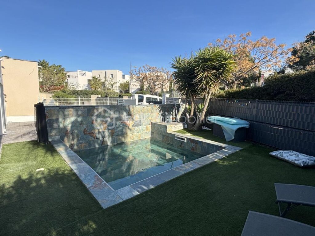 CAPISCOL – VILLA CONTEMPORAINE – 3 CHAMBRES – PISCINE – 4 pièces – 3 chambres – 130 m²