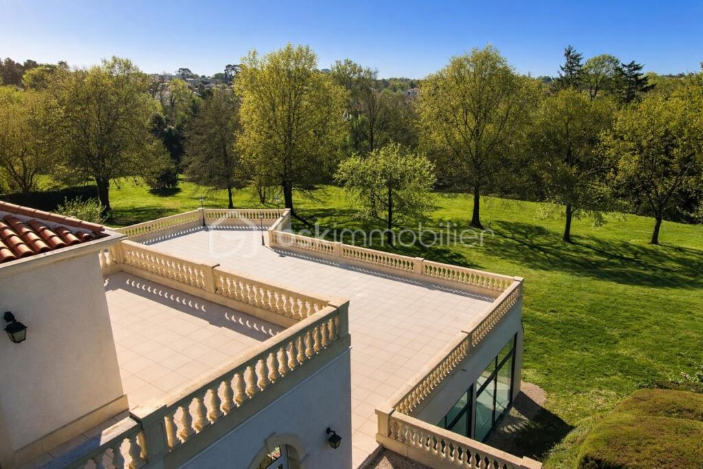 PROPRIETE D&rsquo;EXCEPTION 25 MIN DE NANTES – 12 pièces – 8 chambres – 483 m²