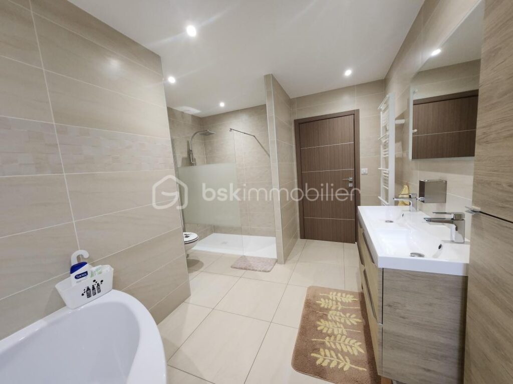 Magnifique Pavillon de plain pied de 131m² à Nevers – 5 pièces – 4 chambres – 130 m²