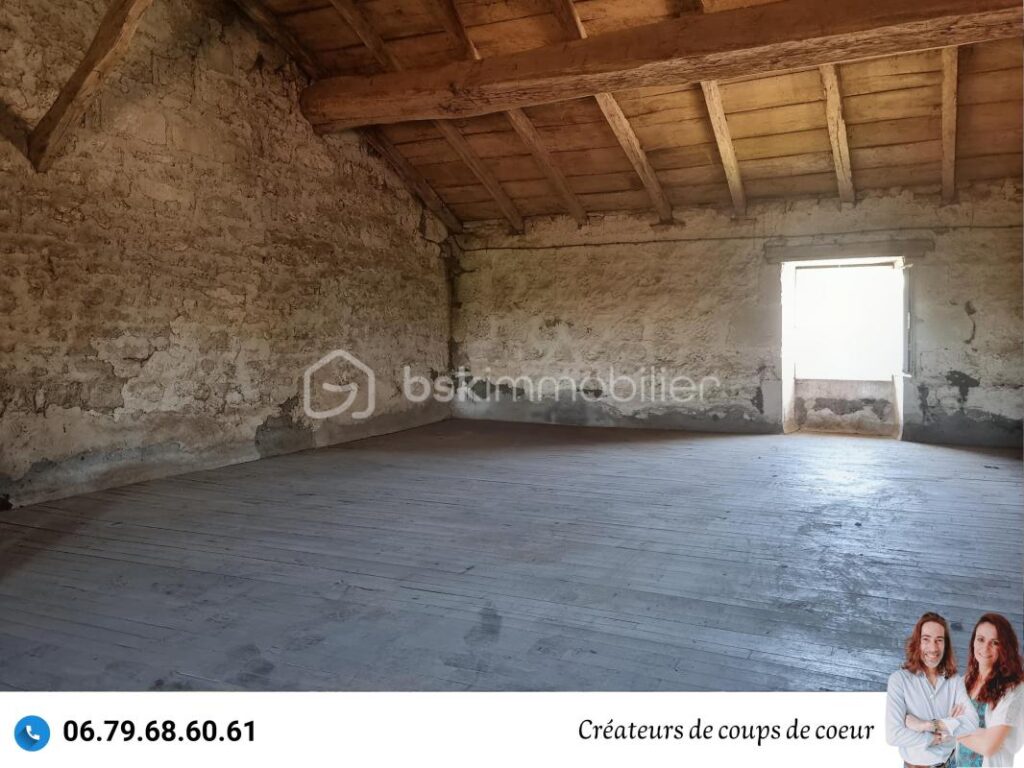 Ancien corps de ferme à rénover – 5 pièces – 4 chambres – 173 m²