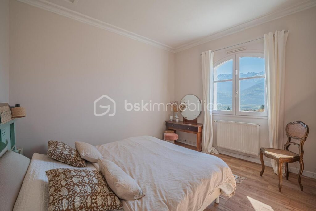 ***EXCLUSIVITÉ À BERNIN : LA VILLA FAMILIALE 7 PIECES PAR EXCELLENCE – ÉLÉGANCE & PANORAMA – 7 pièces – 4 chambres – 213 m²