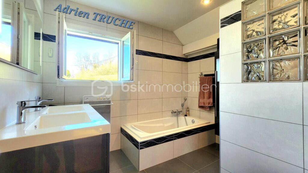 Magnifique cadre panoramique à découvrir – 5 pièces – 3 chambres – 125 m²