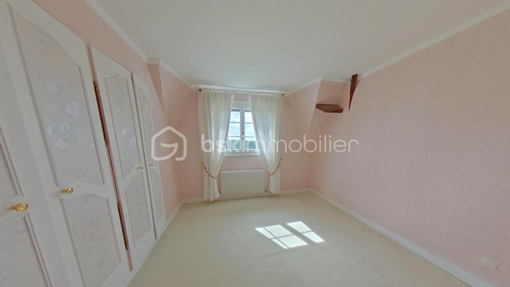 ✨ Maison traditionnelle avec vue panoramique – Cadre exceptionnel à 3 min de Pont-sur-Yonne ✨ – 5 pièces – 4 chambres – 140 m²