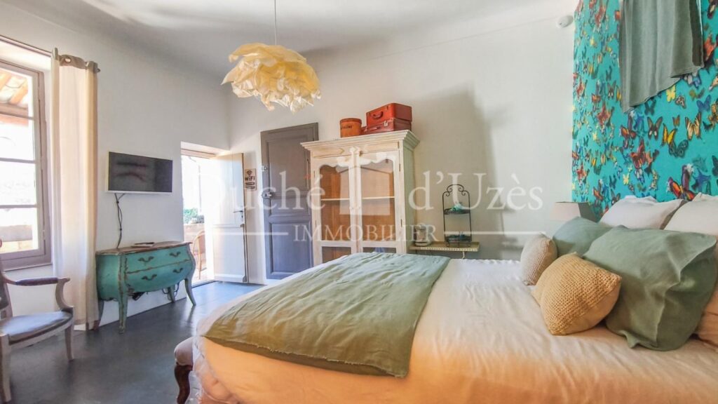 Maison – 14 pièces – 7 chambres – 330 m²