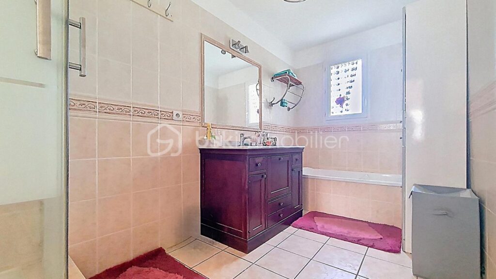 VILLA 4 FACES AVEC PISCINE ET VUE SUR LE CANIGOU – 4 pièces – 3 chambres – 97 m²