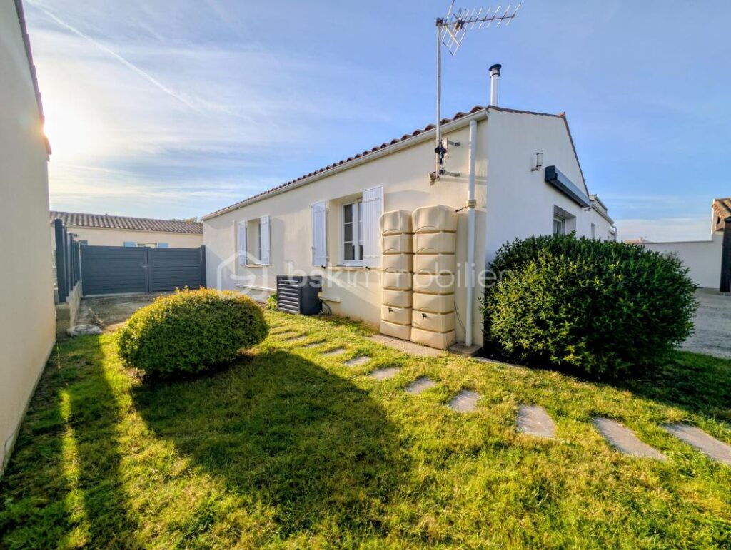 Maison 3 chambres – Jardin arboré 450m2– Garage – Aucun travaux – Soubise – 4 pièces – 3 chambres – 97 m²