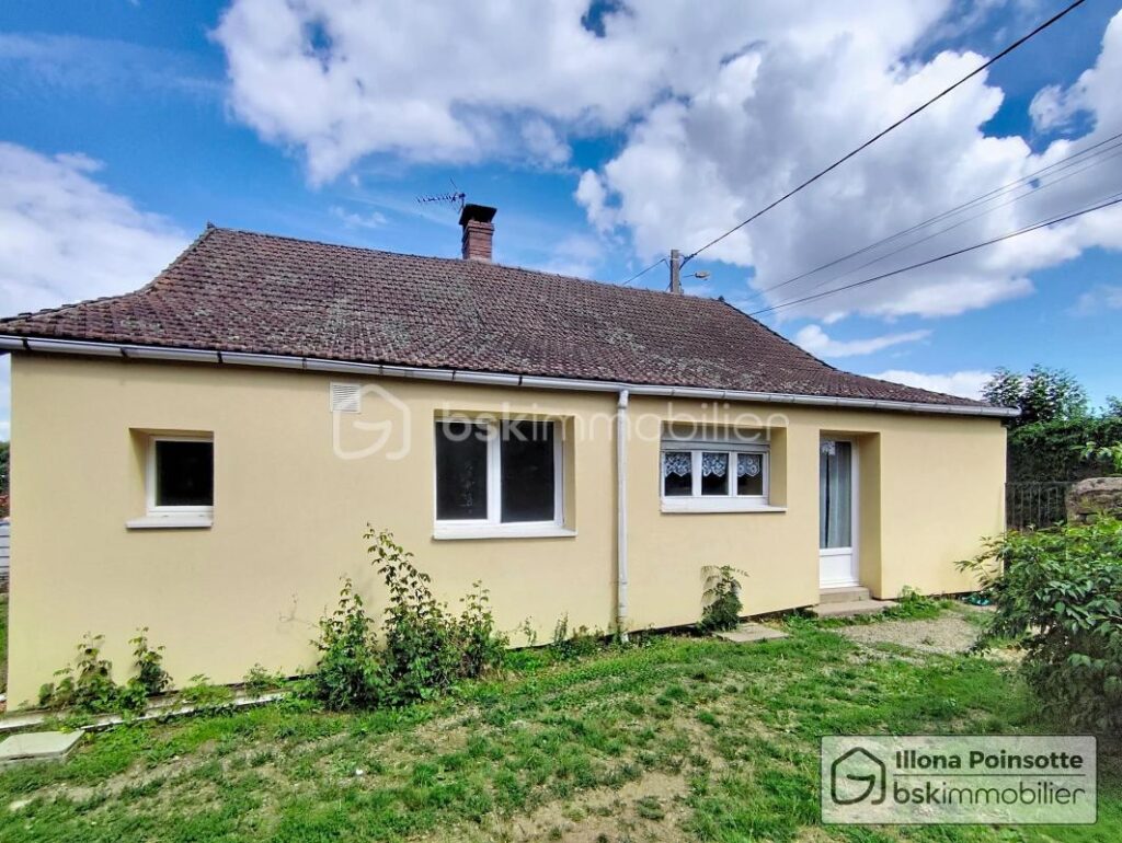 Maison avec dépendances et 1 hectare de terrain – 5 pièces – 4 chambres – 100 m²