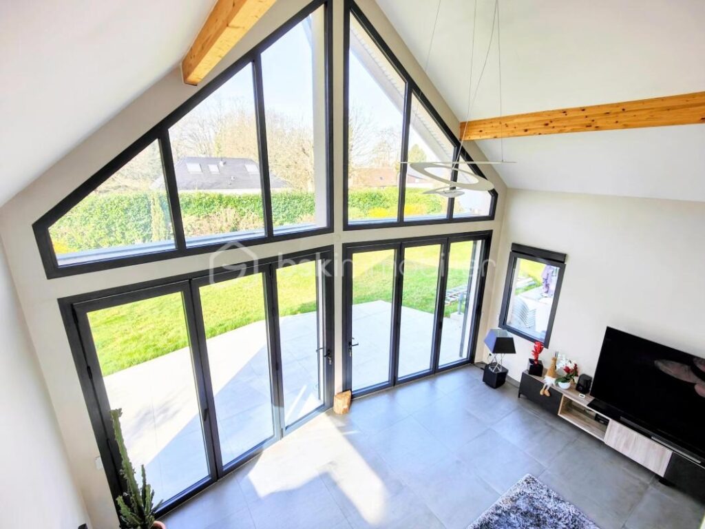 Maison contemporaine charmante et spacieuse à Jouars-Pontchartrain – 8 pièces – 3 chambres – 233 m²