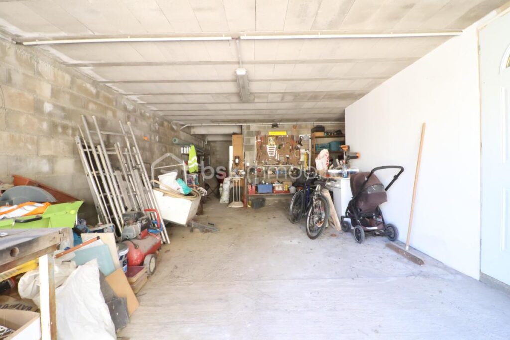 Villa Familiale 140 m², 3 Chambres, Piscine, Jacuzzi et Grand Garage – 5 pièces – 3 chambres – 140 m²