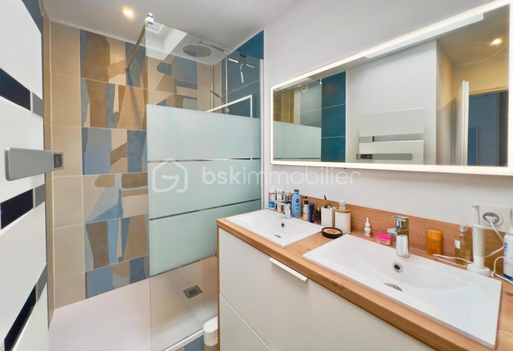 Appartement d&rsquo;exception au Port de CARNON-PLAGE – 3 pièces – 1 chambre – 64 m²