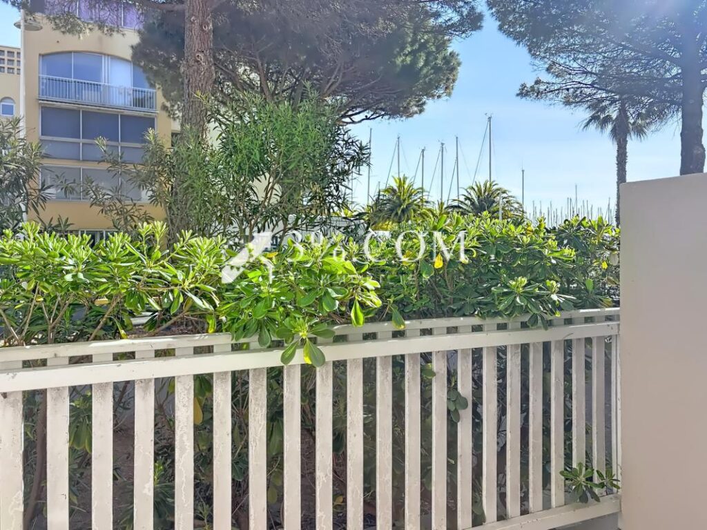 T2 rdc avec charmante terrasse, parking privé & local à vélo – 2 pièces – 1 chambre – 31 m²