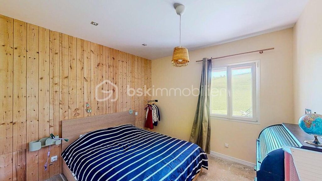 Maison de plain-pied de 2015 avec un T2 indépendant – 7 pièces – 4 chambres – 201 m²