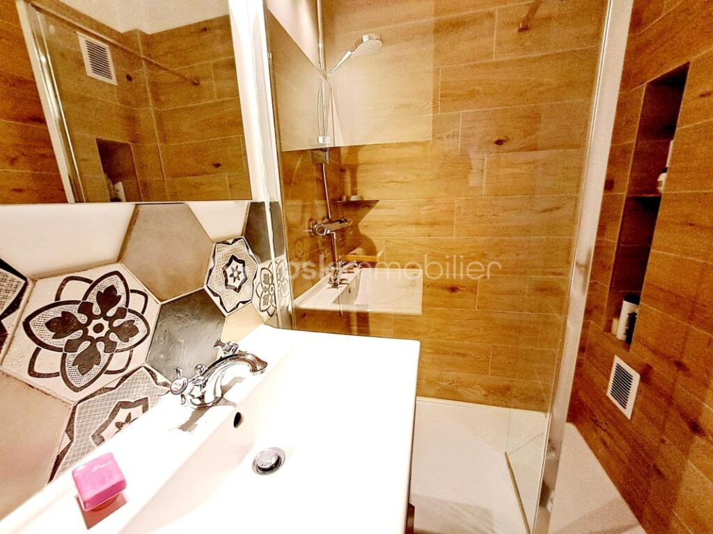 CONFORTABLE T2 – COSY – 57 m2 – BIEN AU CALME ET TRES CHARMANT – – 2 pièces – 1 chambre – 57 m²