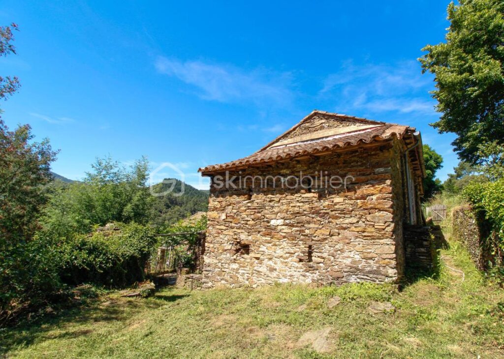 Mas cévenol à rénover – 4 pièces – 3 chambres – 91 m²