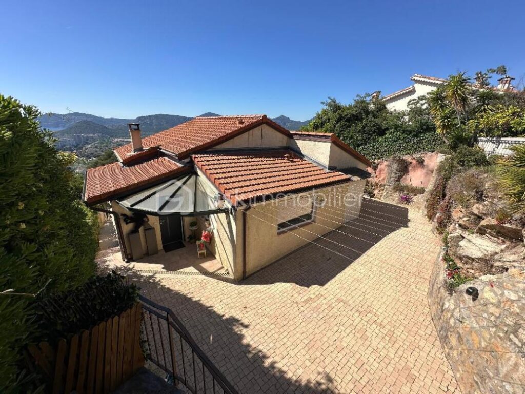 NOUVEAUTE – Villa avec vue mer panoramique – 6 pièces – 4 chambres – 150 m²