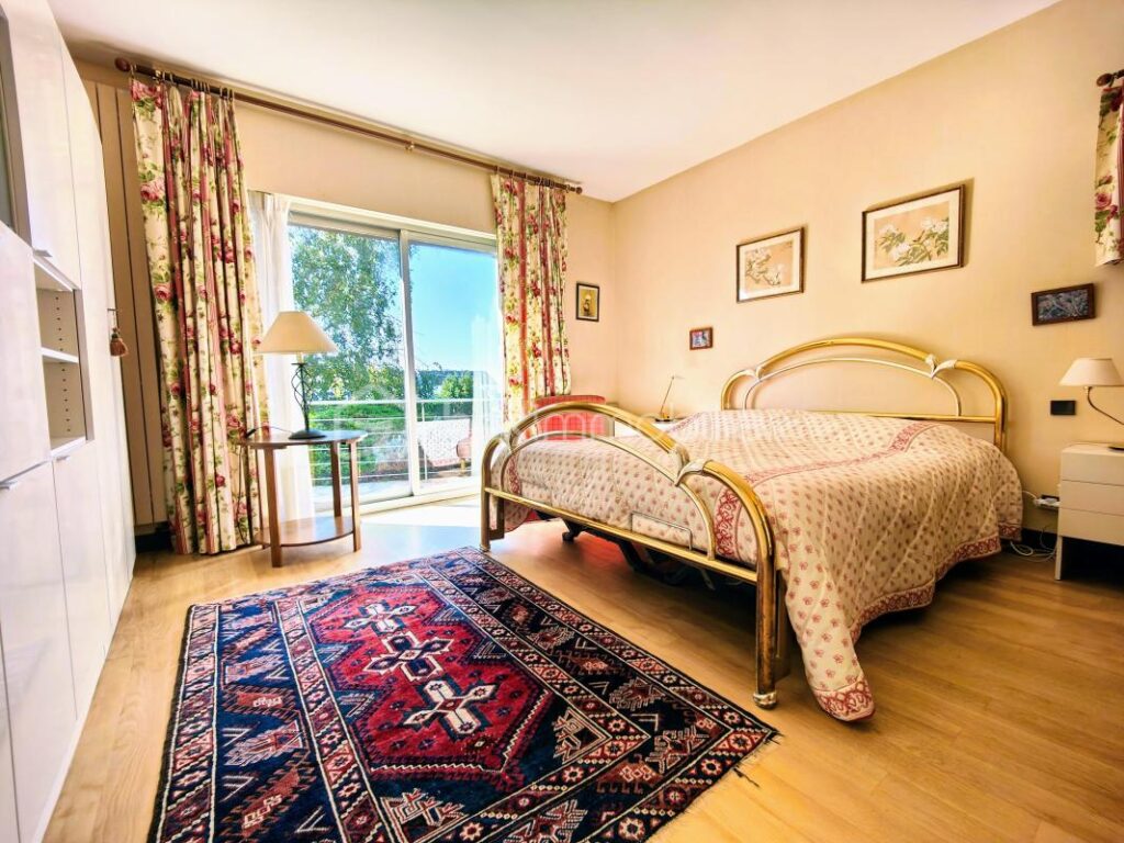 Plein centre, maison familiale av 5 ch sous-sol et jardin clos arboré ! – 8 pièces – 4 chambres – 180 m²