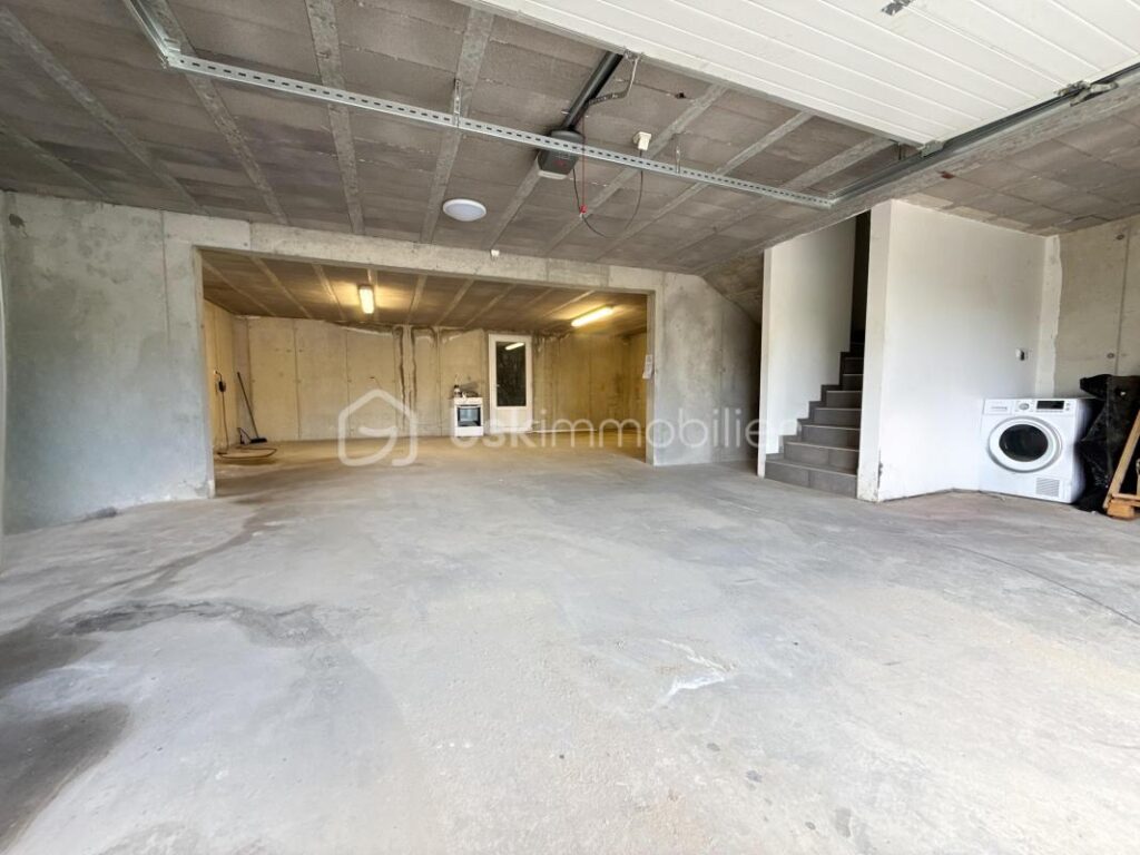 Maison contemporaine 2015 – 140m2 – 5,12 ares de terrain – 5 pièces – 4 chambres – 140 m²