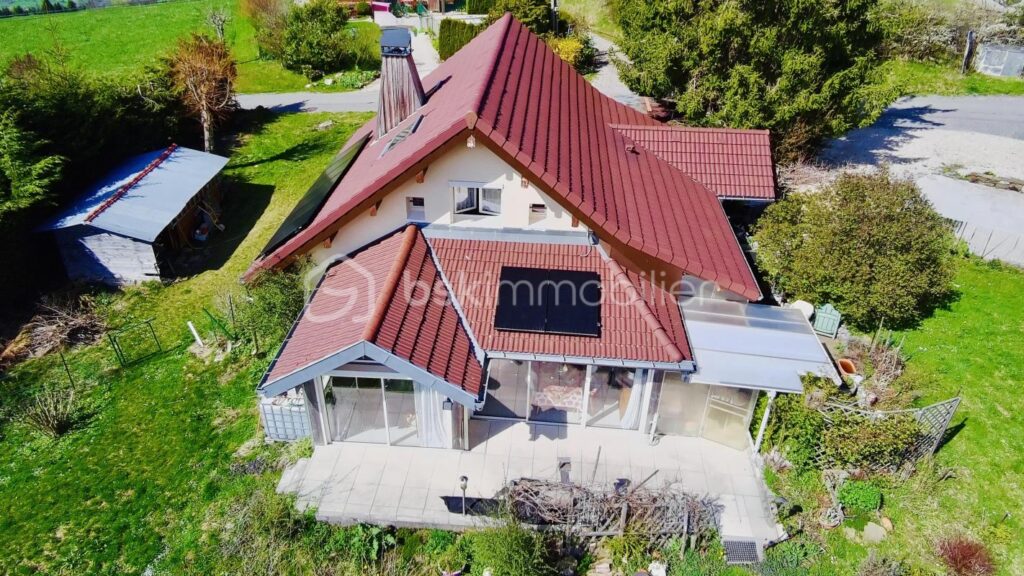 ✨ Saint Sixt – Maison familiale T6 rénovée avec vue montagnes, terrain de 1 262 m² ✨ – 6 pièces – 3 chambres – 128 m²
