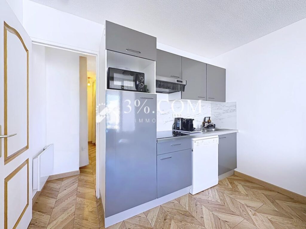 Appartement 2 pièces, balcon, vue port & place de parking, R – 2 pièces – 1 chambre – 24 m²