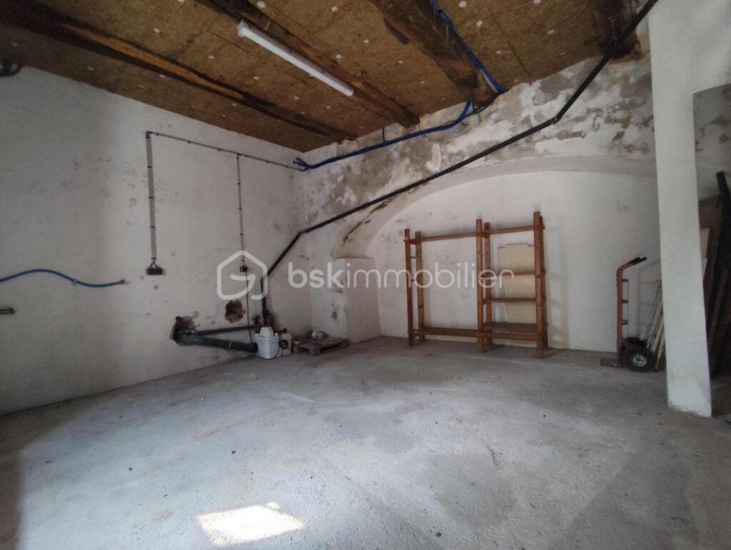 🏡 Maison de village 120 m² – Atypique & pleine de charme – Jardin intimiste 🌿 – 5 pièces – 3 chambres – 120 m²