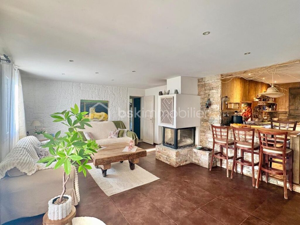 VENTE FAYENCE MAISON PLAIN-PIED 4 CHAMBRES PISCINE – 5 pièces – 4 chambres – 100 m²