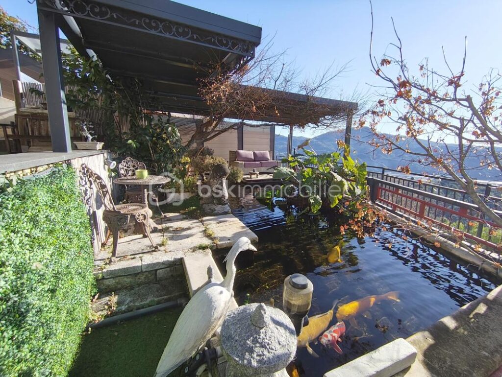 Villa d&rsquo;exception 270m², 2 appartements, piscine, vue – 7 pièces – 5 chambres – 264 m²