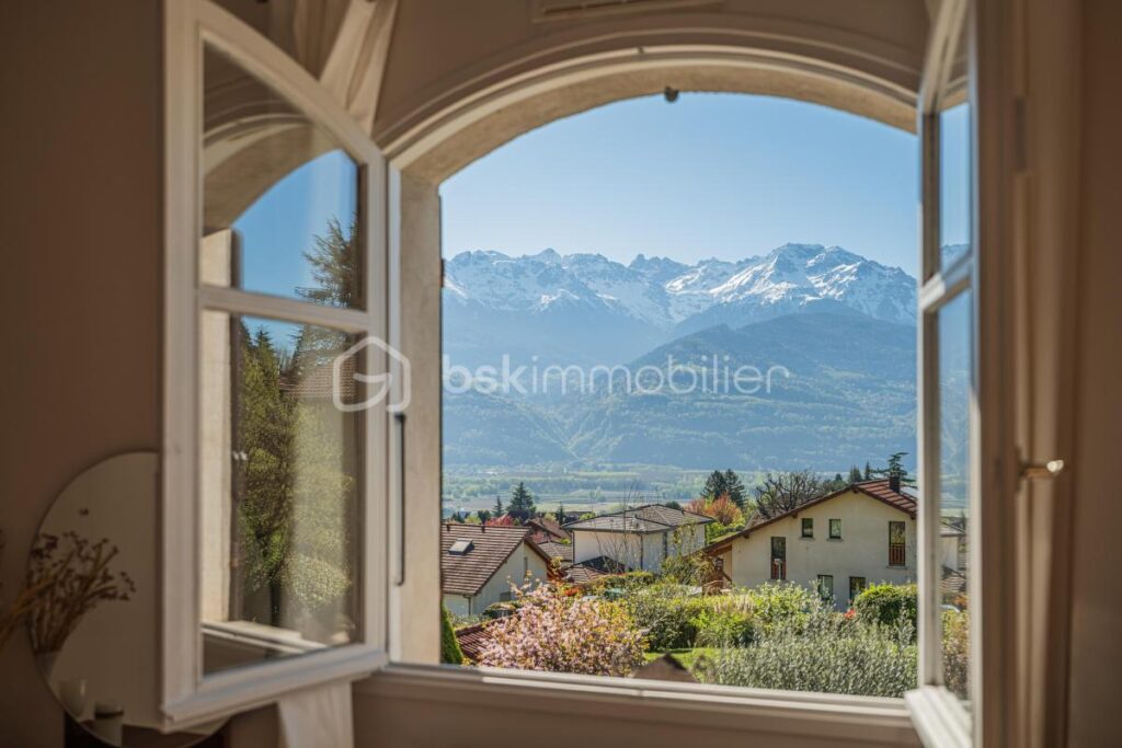 ***EXCLUSIVITÉ À BERNIN : LA VILLA FAMILIALE 7 PIECES PAR EXCELLENCE – ÉLÉGANCE & PANORAMA – 7 pièces – 4 chambres – 213 m²