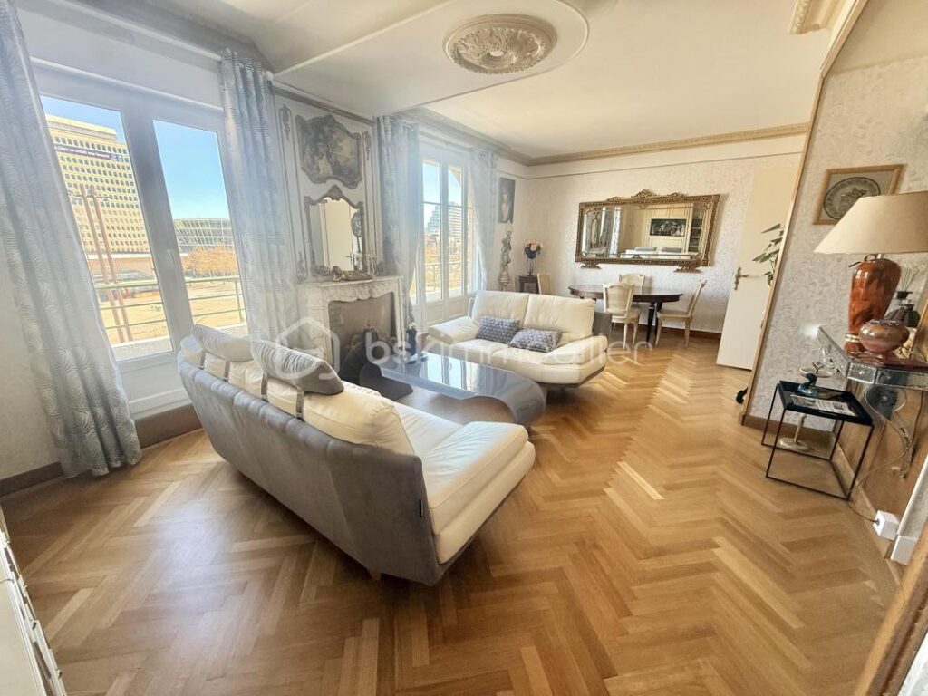 🏙️ Appartement 5 pièces – 86 m² – Centre-ville de Rennes VUE A 180° Au 6ᵉ étage avec ascenseur – 4 pièces – 2 chambres – 86 m²