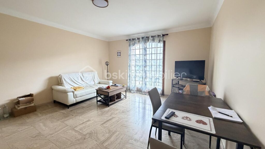 Maison 4 faces – 8 pièces – 5 chambres – 188 m²