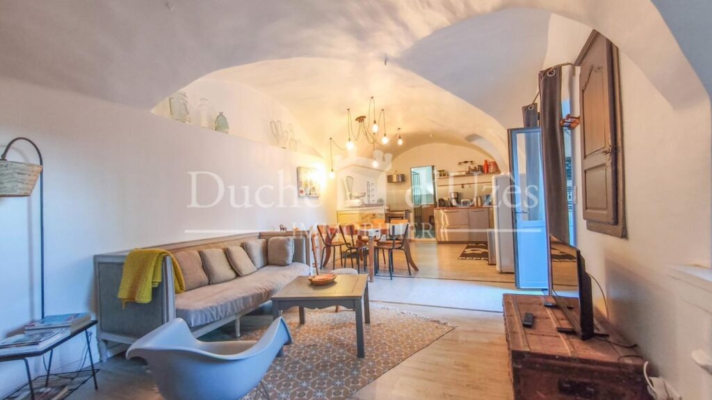 Maison – 14 pièces – 7 chambres – 330 m²