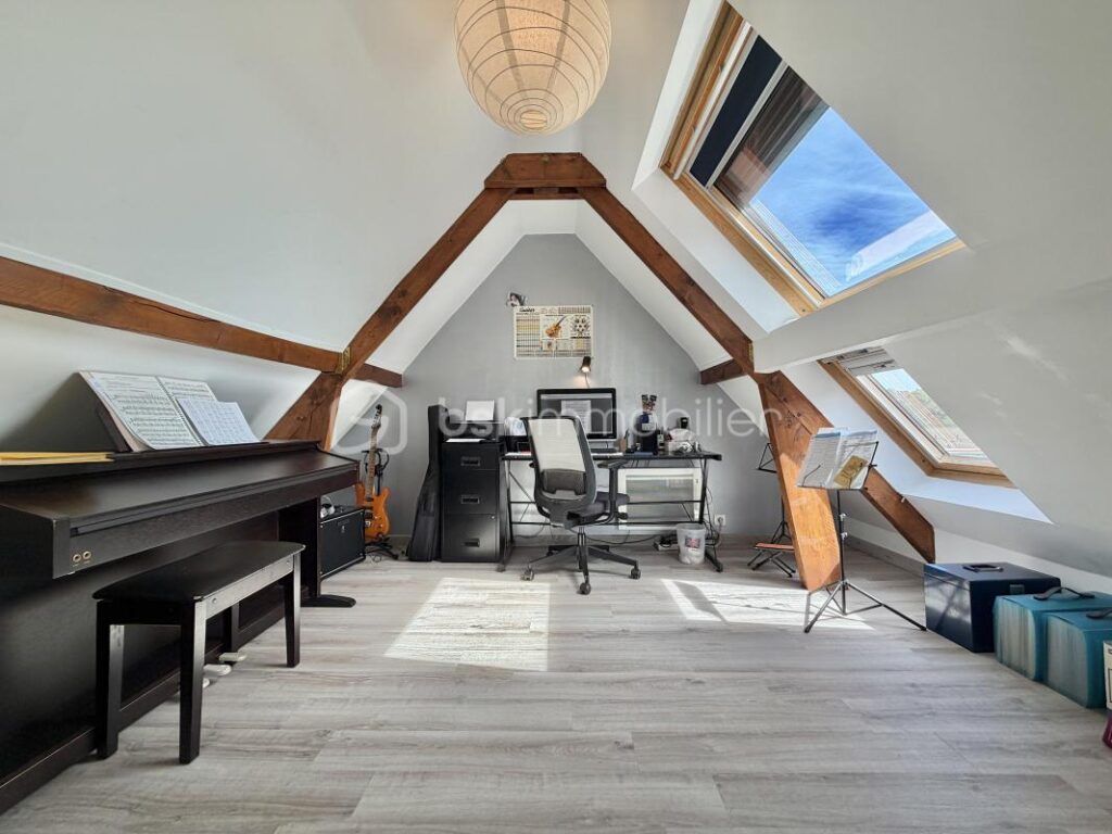 À vendre – Ensemble immobilier avec fort potentiel aux portes de Meaux, sur la commune de Poincy – 10 pièces – 8 chambres – 245 m²