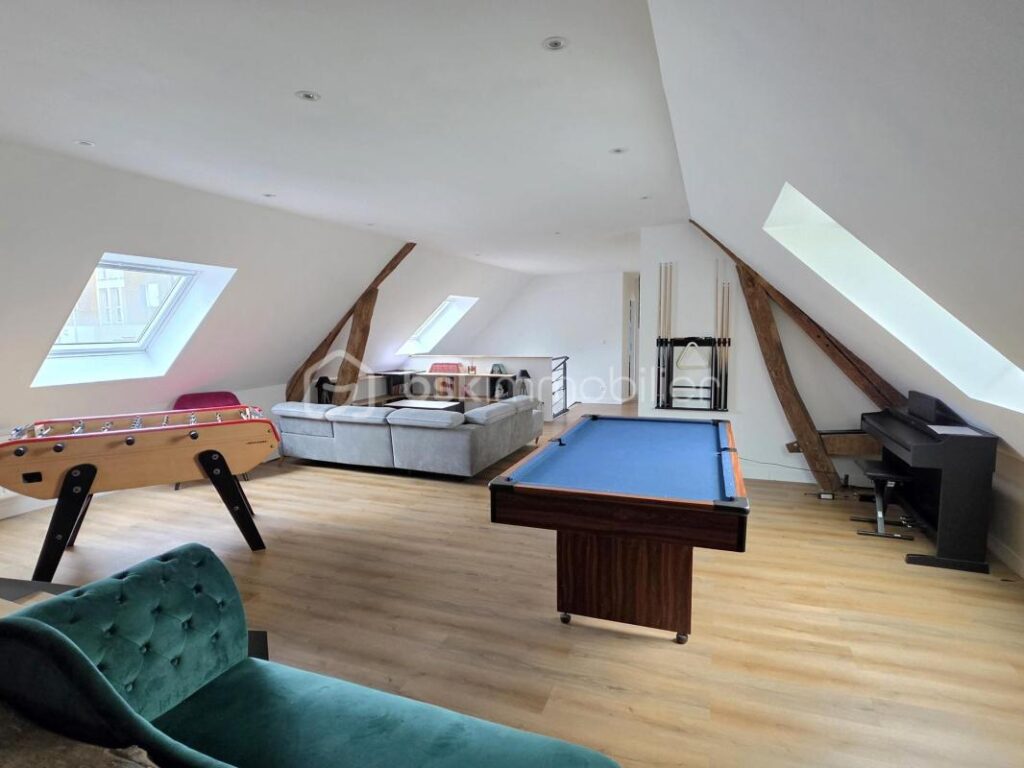 Longère exceptionnelle 330m² rénovée 6 chambres garage terrain 799m² DPE B – 11 pièces – 6 chambres – 330 m²