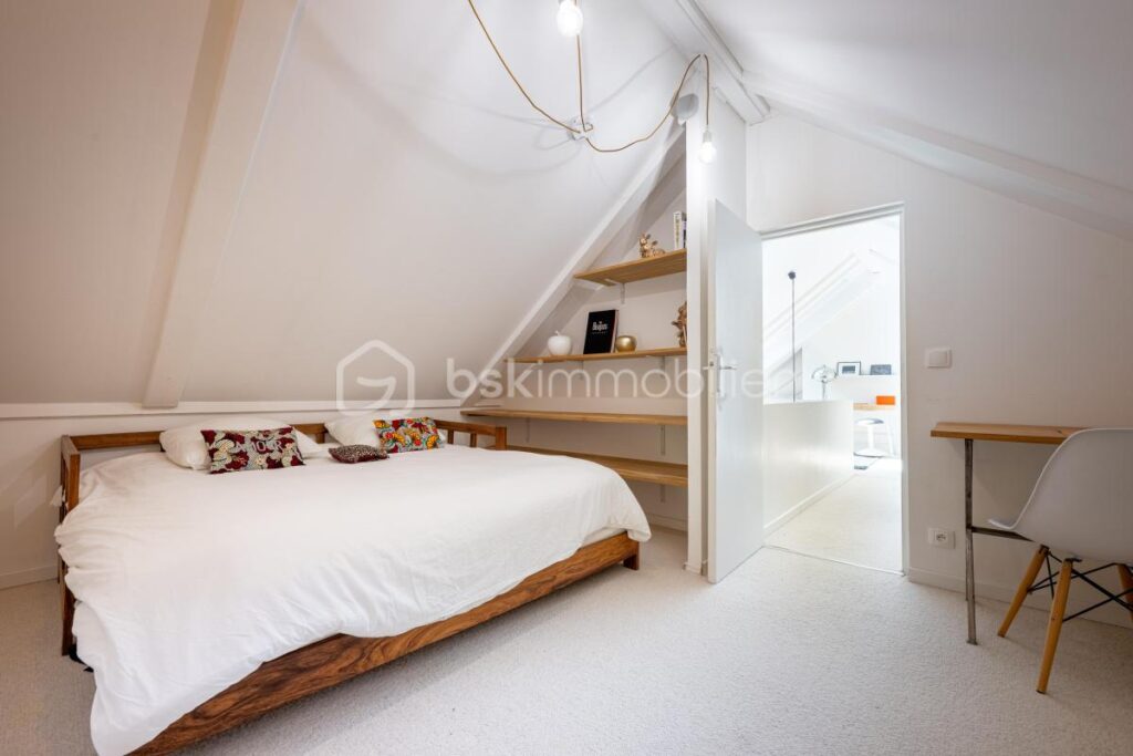 Maison d&rsquo;architecte 8 pièces 200m² Dngy-Saint-Clair – 8 pièces – 4 chambres – 185 m²