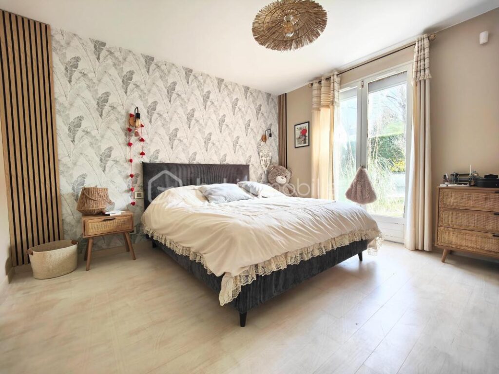 Maison contemporaine charmante et spacieuse à Jouars-Pontchartrain – 8 pièces – 3 chambres – 233 m²