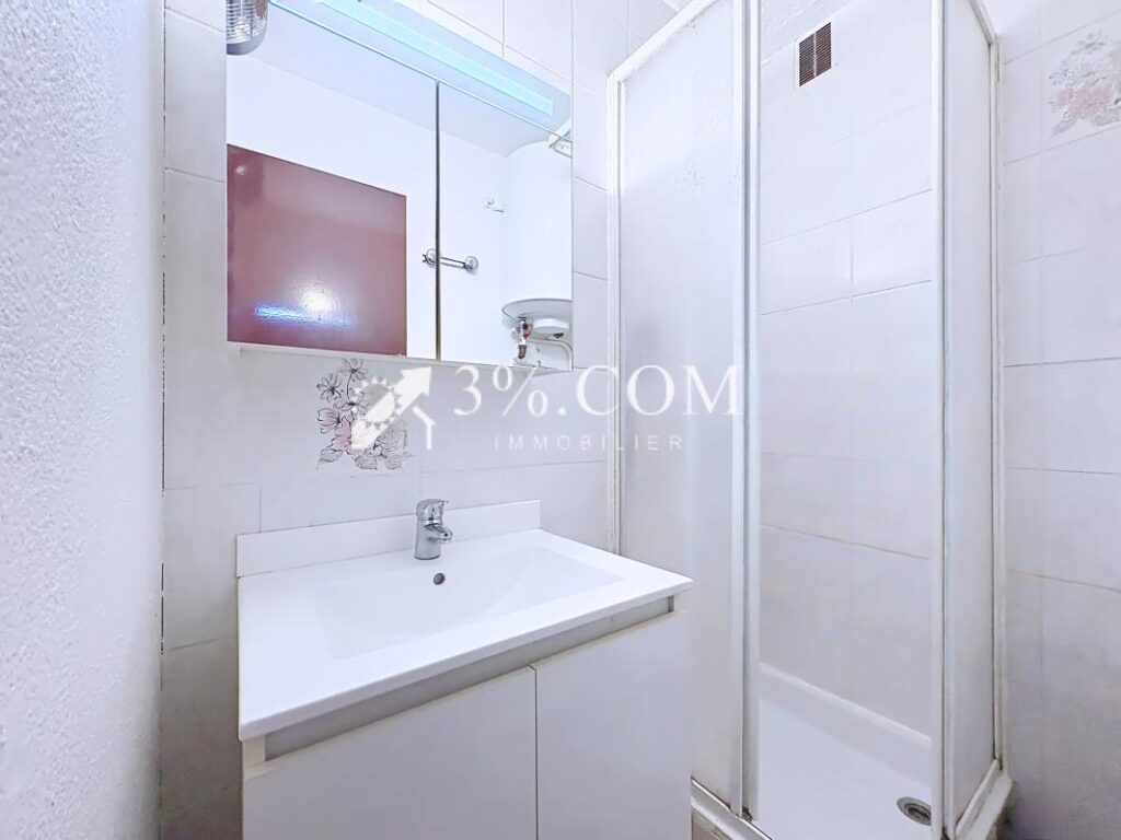 Appartement 3 pièces: 1 chambre + Cabine de 24 m2 avec balc – 3 pièces – 1 chambre – 23 m²