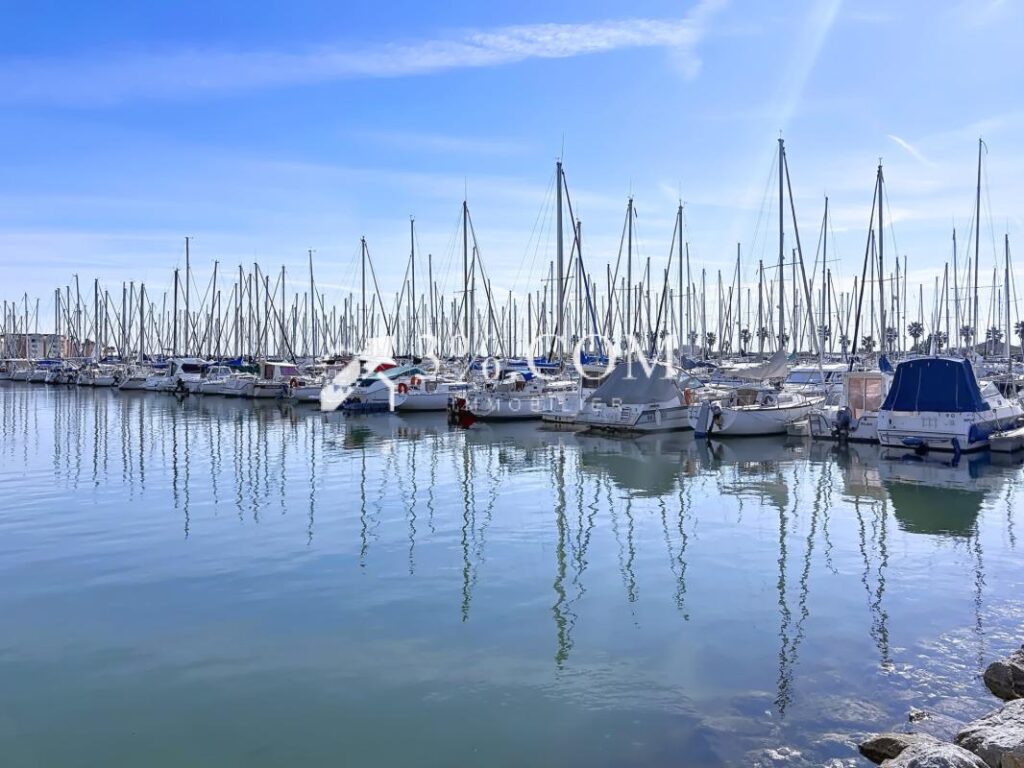 T2 rdc avec charmante terrasse, parking privé & local à vélo – 2 pièces – 1 chambre – 31 m²