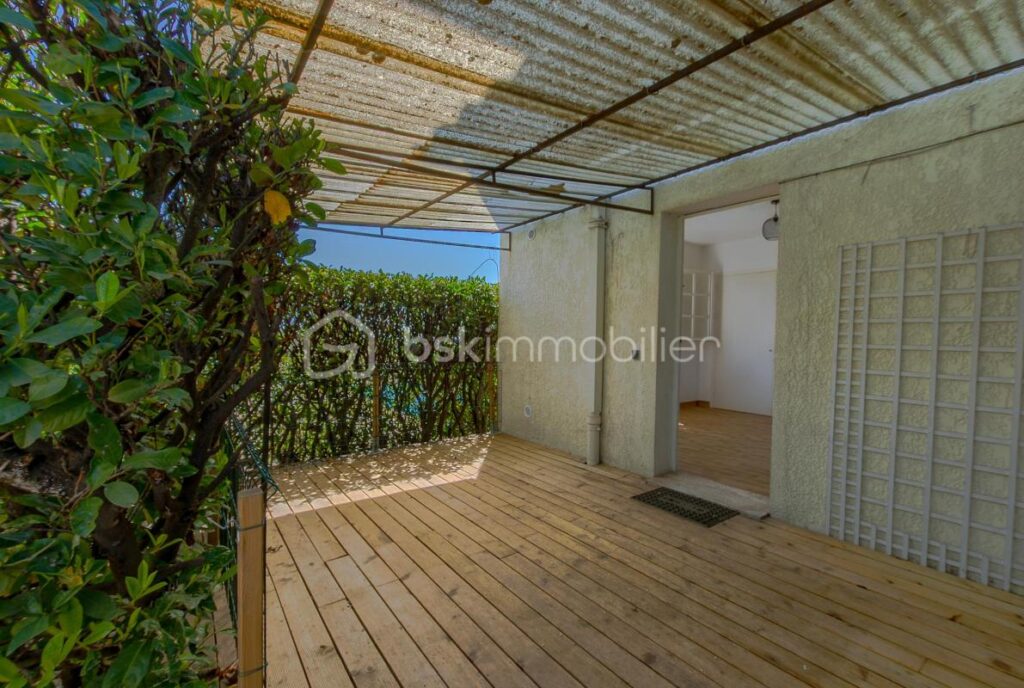 Demeure de caractère avec vue mer, piscine et multiples logements indépendants – 9 pièces – 6 chambres – 319 m²
