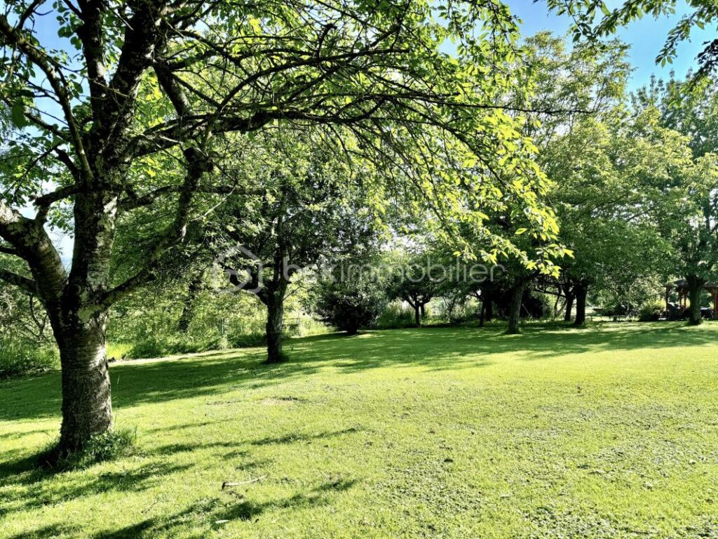 Fublaines – Maison d’architecte 200 m² + potentiel 250 m² – Terrain 3 500 m² – 8 pièces – 5 chambres – 192 m²