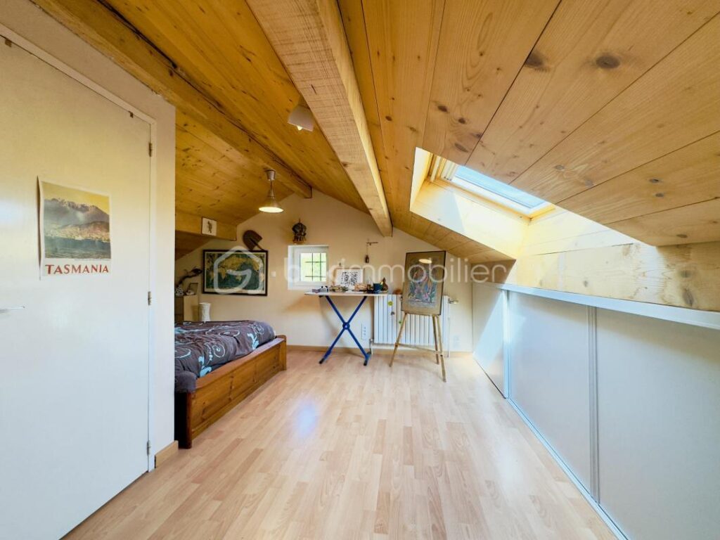 VILLA FAMILIALE D&rsquo;ARCHITECTE – VUE PANORAMIQUE – EPAGNY METZ-TESSY – 6 pièces – 4 chambres – 167 m²