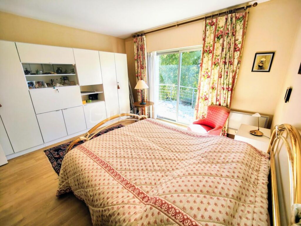 Plein centre, maison familiale av 5 ch sous-sol et jardin clos arboré ! – 8 pièces – 4 chambres – 180 m²