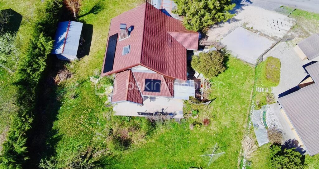 ✨ Saint Sixt – Maison familiale T6 rénovée avec vue montagnes, terrain de 1 262 m² ✨ – 6 pièces – 3 chambres – 128 m²
