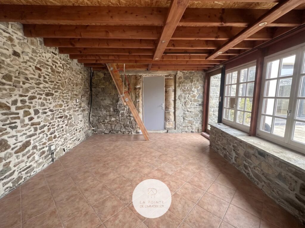 Maison de plain-pied 191 m² avec studio indépendant et grand jardin à Saint-Alban, à 5 min de Pléneuf-Val-André – 8 pièces – 6 chambres – 191 m²
