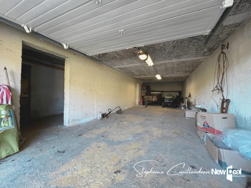 Grande maison à rénover sur grand terrain plat sur les hauteurs d’Aix les Bains – 7 pièces – 5 chambres – 177 m²