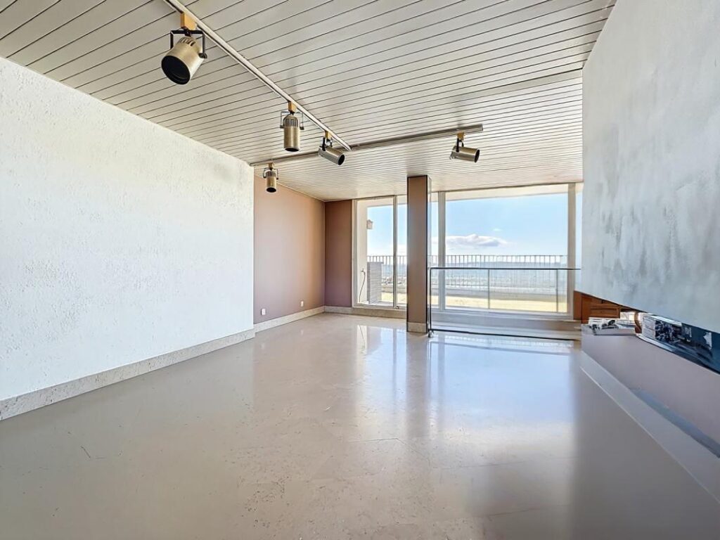 T4/5 Pointe Rouge VUE MER EXCEPTIONNELLE avec GrandeTerrasse – 6 pièces – 3 chambres – 155 m²