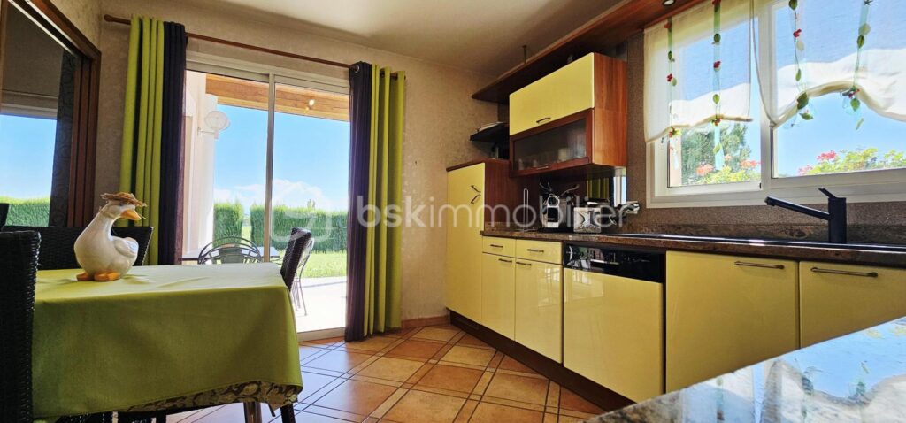 Villa d&rsquo;architecte – 7 pièces – 4 chambres – 181 m²