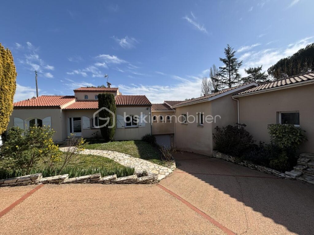 MAISON D’ARCHITECTE SUR RABASTENS – 8 pièces – 5 chambres – 219 m²